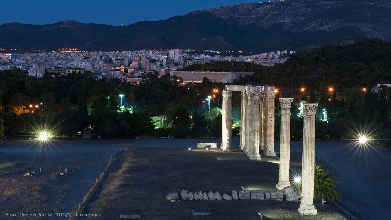 Athens by night tour by Black Leader Athens